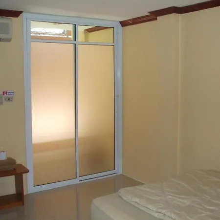 Aura House 2* Pattaya