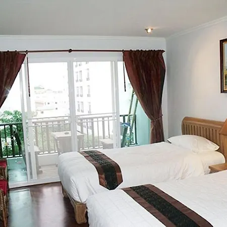 โรงแรม Chada Thai House 3*