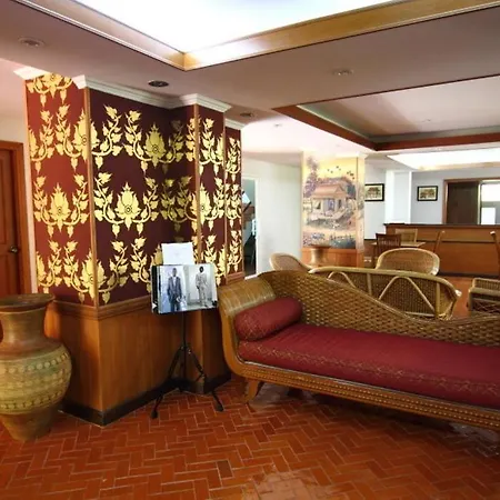 Chada Thai House โรงแรม Pattaya