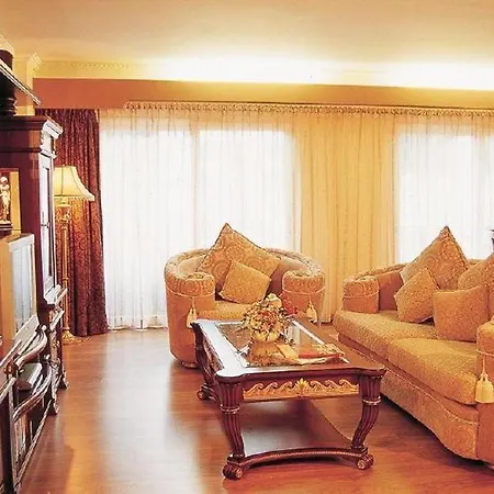Lk Metropole Hotel