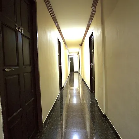 Hotel Katesiree 2*