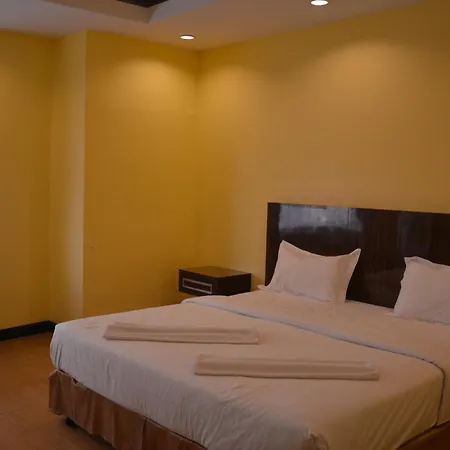 Taj Place Residency โรงแรม 2*