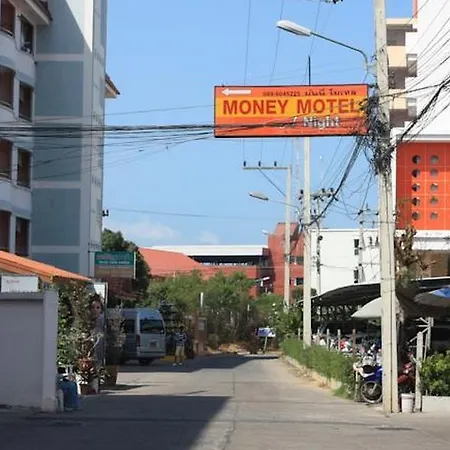 Money รีสอร์ท