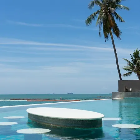 Beachfront Pool Access * Pattaya