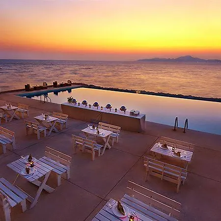 Golden Cliff House 3*