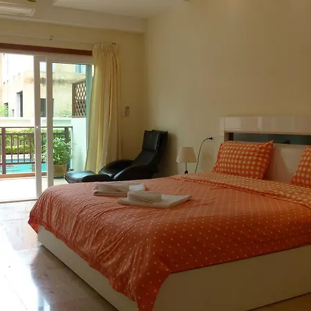 Emerald Palace อพาร์ตโฮเทล 3*