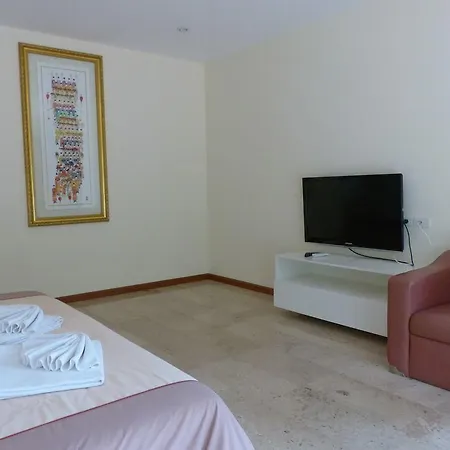 Emerald Palace 3*
