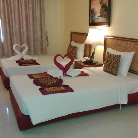 The Camelot Hotel 4*