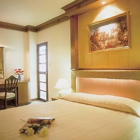 Golden Cliff House Pattaya