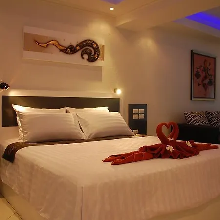 Sirikarn & Luxury 3*