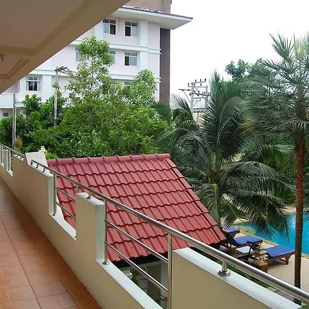 Sirikarn & Luxury โรงแรม 3*