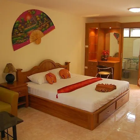 Sirikarn & Luxury โรงแรม Pattaya