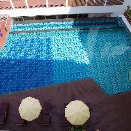 Aiyara Grand Hotel 5*