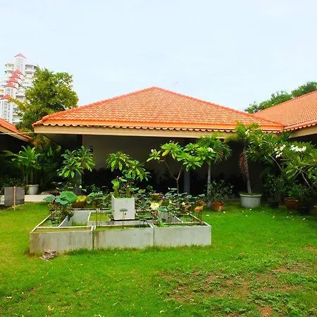 Lotusland รีสอร์ท 3*