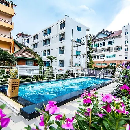Sutus Court 3 Hotel