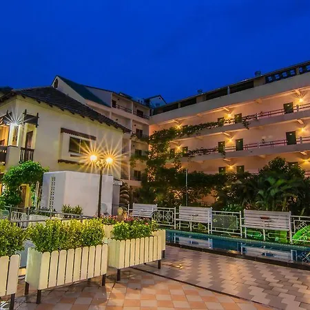 Sutus Court 3 Hotel