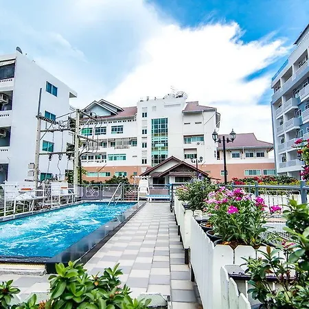 Sutus Court 3 Hotel