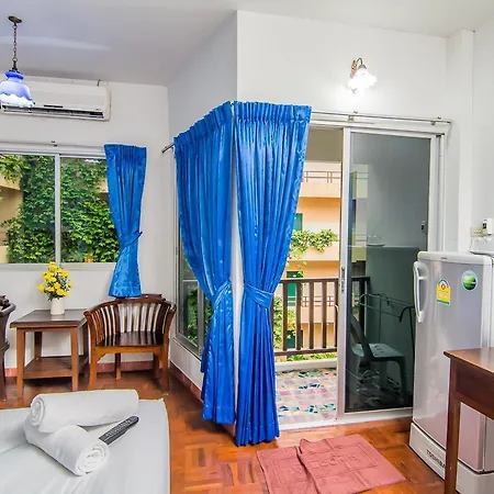 Sutus Court 3 Hotel