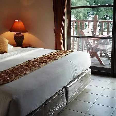 Hotel Jomtien Boathouse 3*