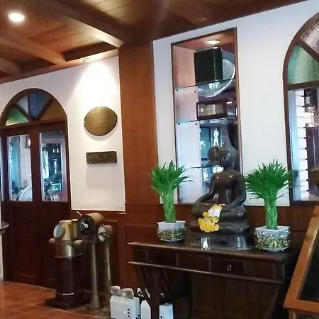 Jomtien Boathouse Hotel