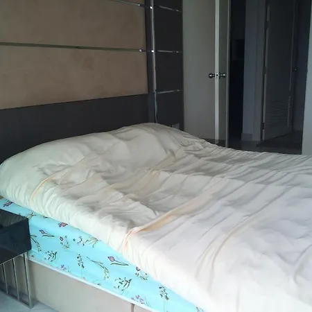 The View Cozy Beach Apartment Pattaya