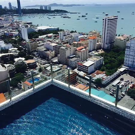 Sea View Rooftop Pool อพาร์ทเม้น