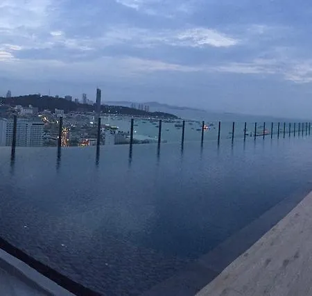 Hug Living Apartment Pattaya