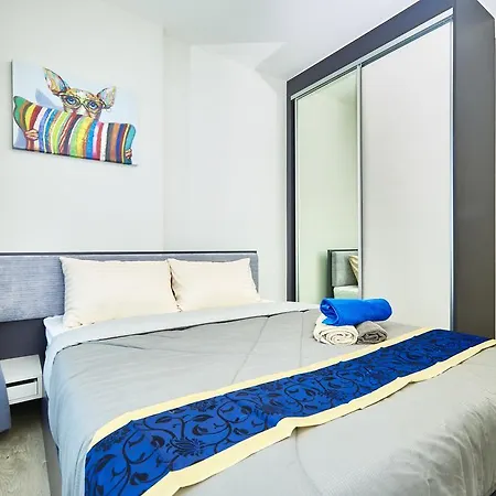 The Base By Fantasea Beach Apartment *