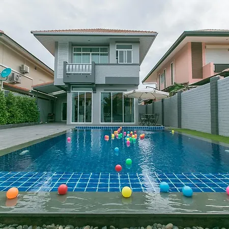 Momo Cosy 3 Bedroom Near Walking Street Villa Pattaya