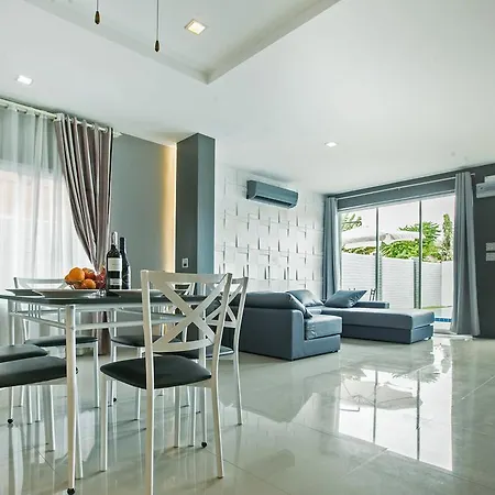 Momo Cosy 3 Bedroom Near Walking Street Villa