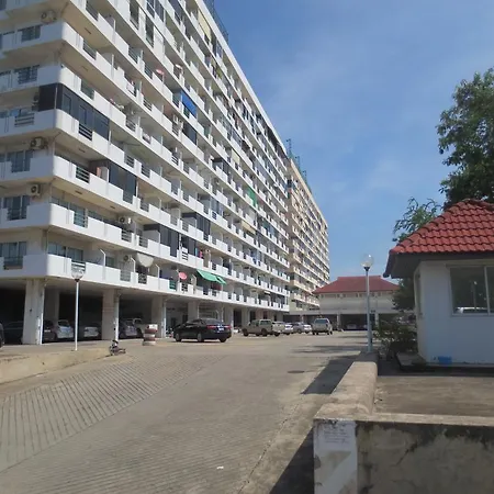 Apartment Plaza Panorama View On Top Of City