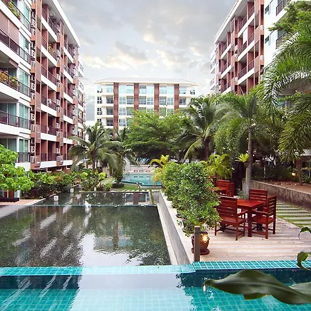 Studio In Diamond Apartment