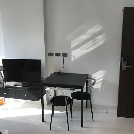 Serenity Luxury By Charlie Apartment