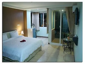 โรงแรม เดอะไรท์ 2*