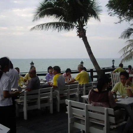 Golden Cliff House 3* Pattaya
