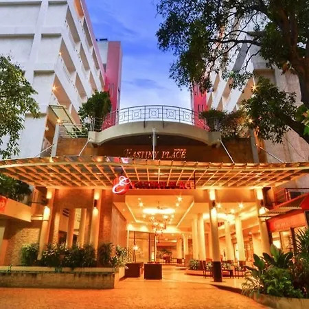 Eastiny Place โรงแรม 3*