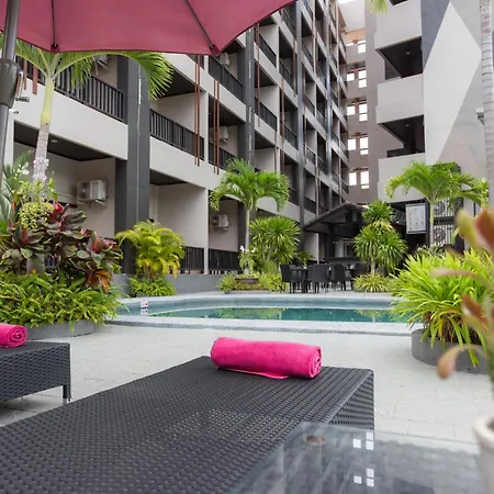 โกลเดนท์ทิวลิป เอสเซนเชียล พัทยา โรงแรม 3*