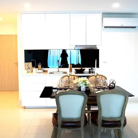 One Tower Apartment *