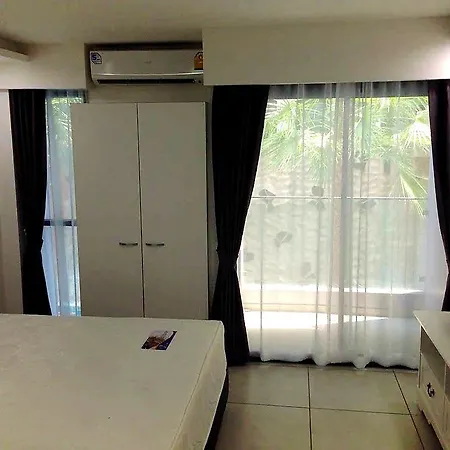 Studio, Phratomnak Soi 5 Pattaya