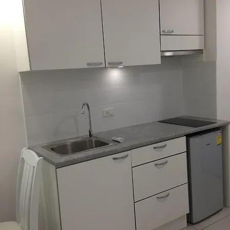 Studio, Phratomnak Soi 5 Apartment