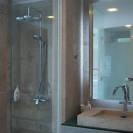 Apartment Laguna 2 Bedroom Modern