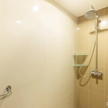Apartment The Chezz Central By Favstay Pattaya
