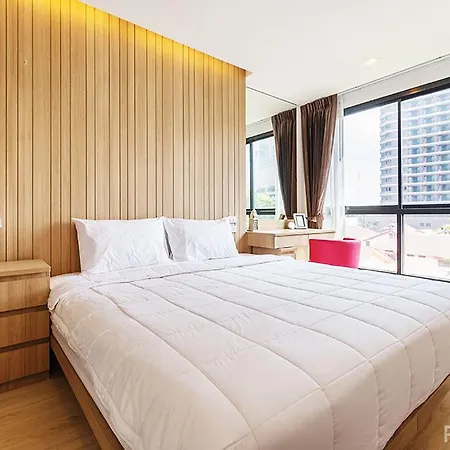 The Chezz Central By Favstay Apartment Pattaya