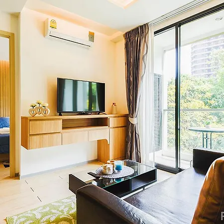 The Chezz Central By Favstay Apartment Pattaya