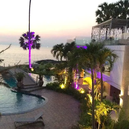 Cozy Beachfront