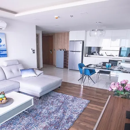 Luxury Seaview The Peak Towers 200m To Apartment