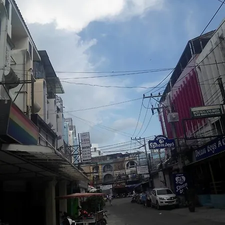 Royal Kitchen And Bar บ้านพัก 3*