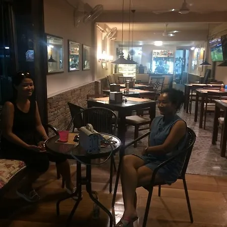 บ้านพัก Scandalic Restaurant And Golf Pattaya