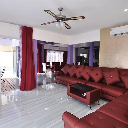 Momo Villa Villa