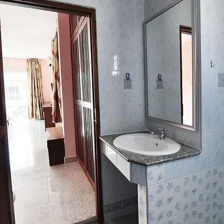 Momo Villa Villa *